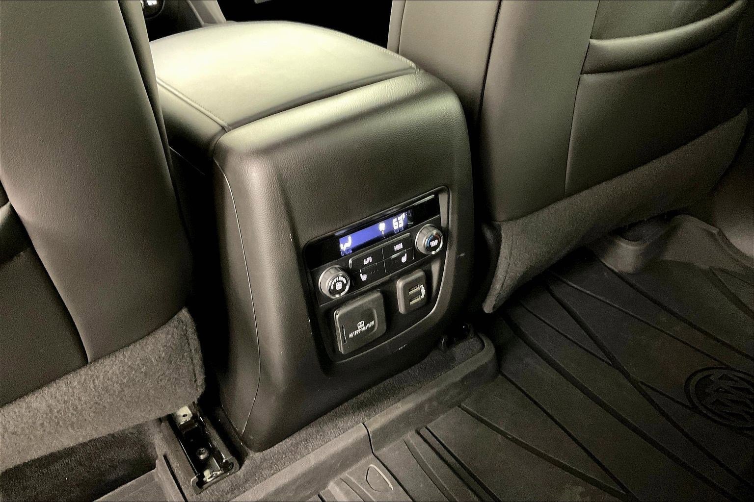 Used 2023 Buick Enclave Avenir image 10