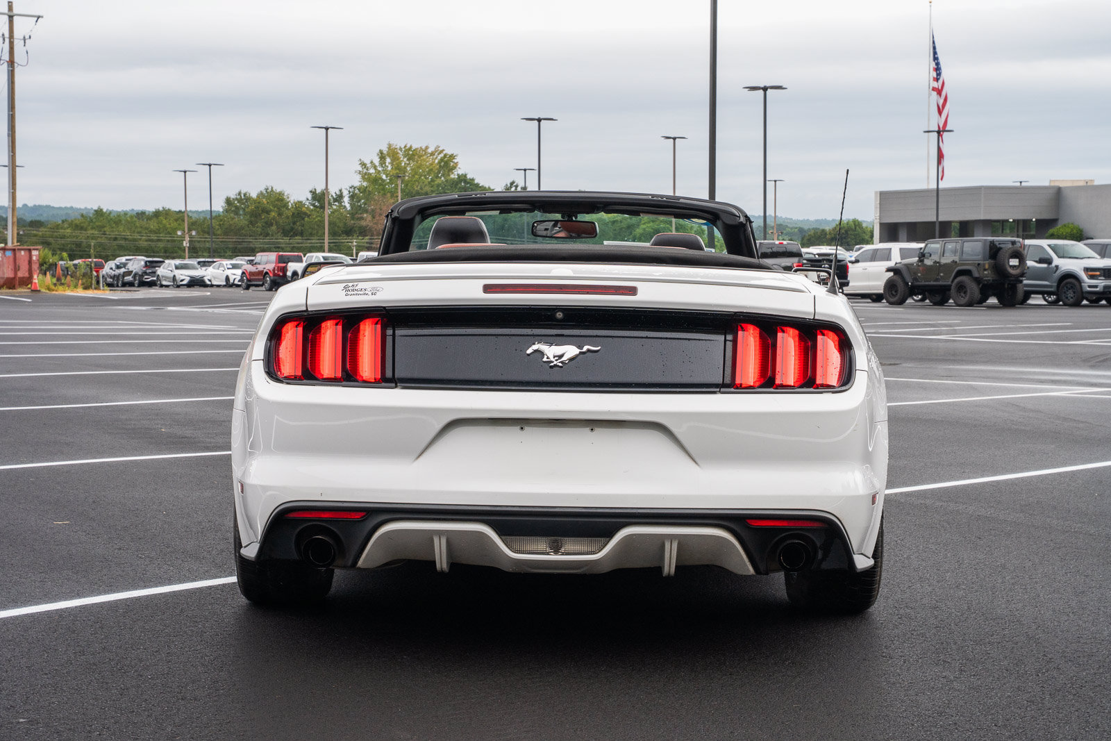 Used 2016 Ford Mustang Premium RWD image 9