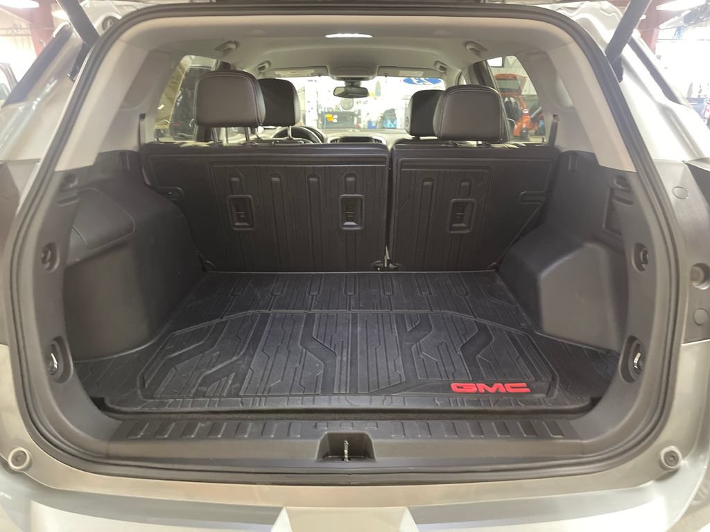Used 2023 GMC Terrain SLT w/ LPO, Floor Liner Package AWD/4WD image 22