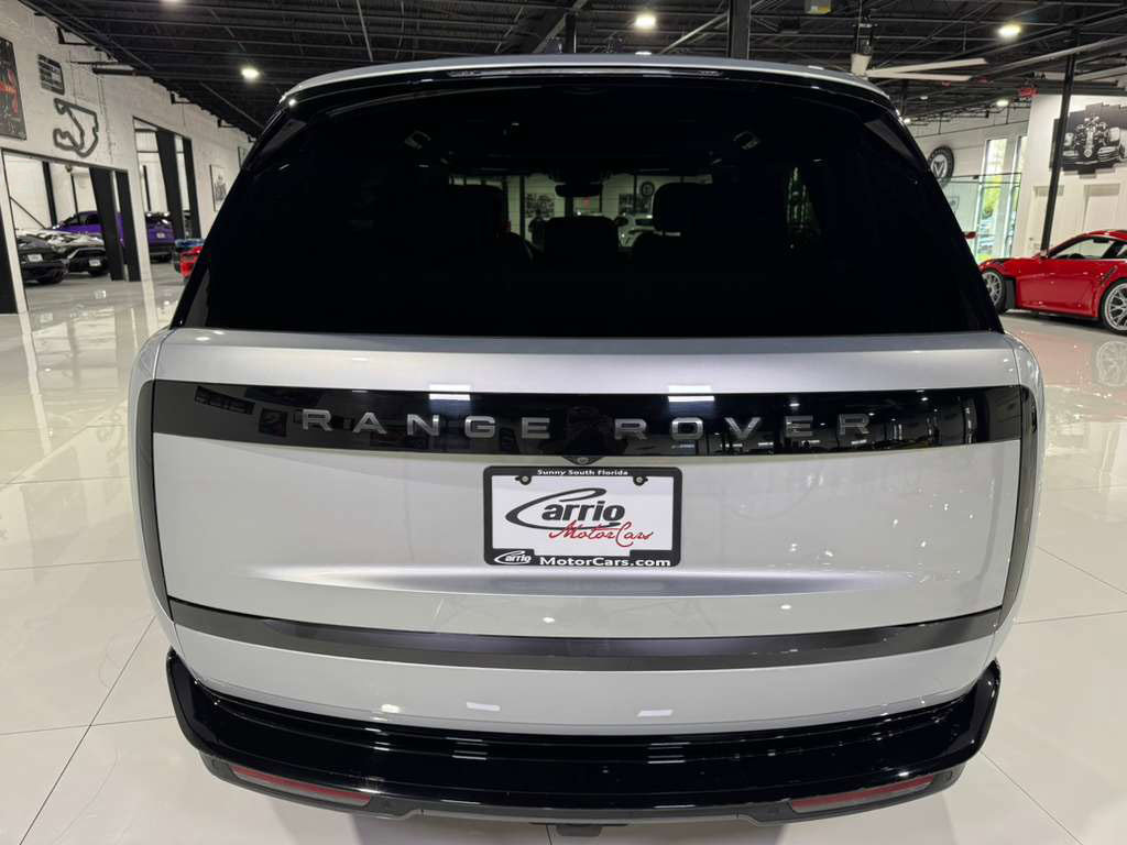 Used 2024 Land Rover Range Rover SE image 6