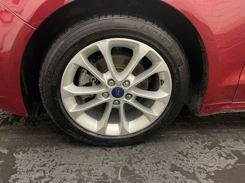 Used 2019 Ford Fusion SE image 26
