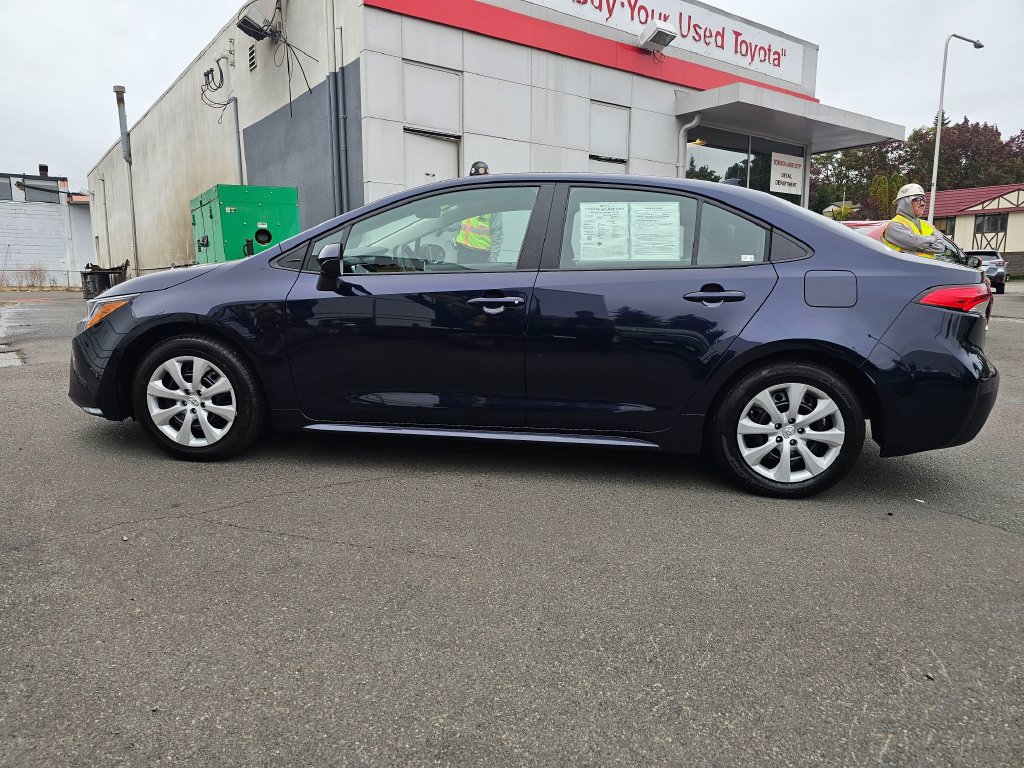 Certified 2025 Toyota Corolla LE FWD image 4