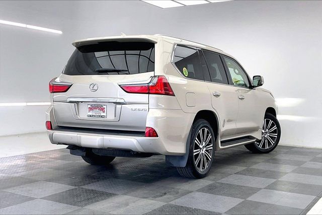 Used 2019 Lexus LX 570 4WD w/ Luxury Package image 13