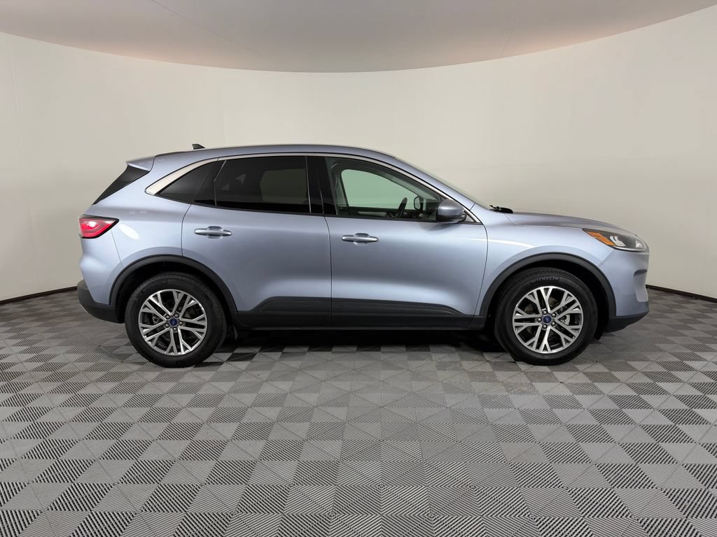 Used 2022 Ford Escape SEL w/ Technology Package AWD/4WD image 2