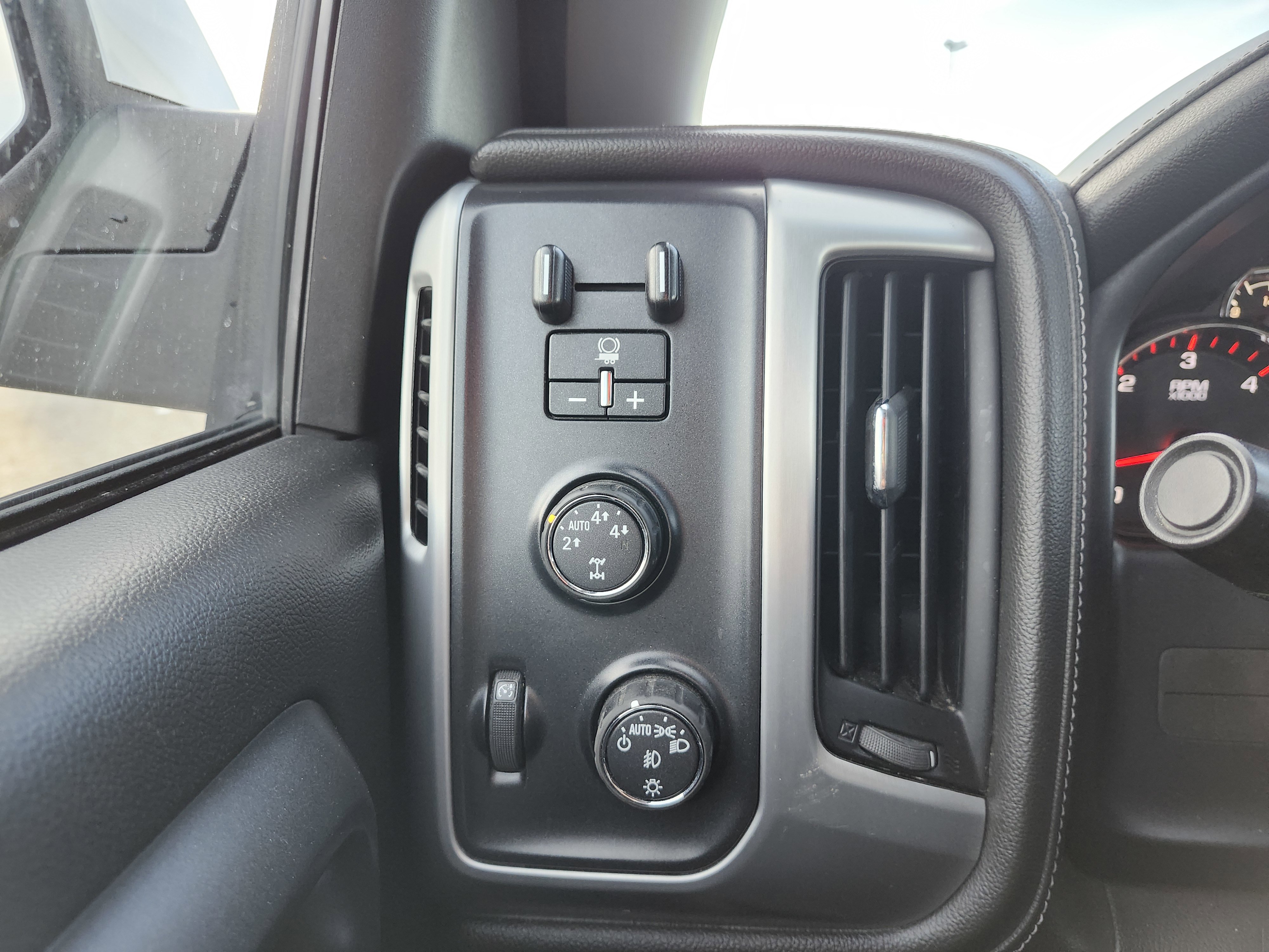 Used 2016 GMC Sierra 1500 SLE image 9