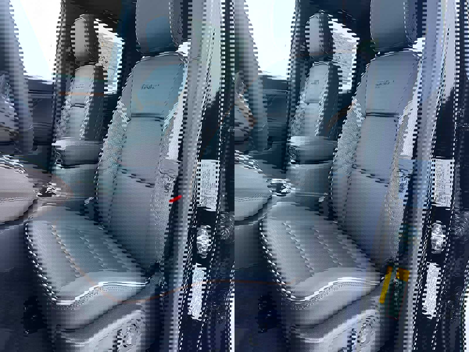 New 2026 GMC Canyon Denali image 21