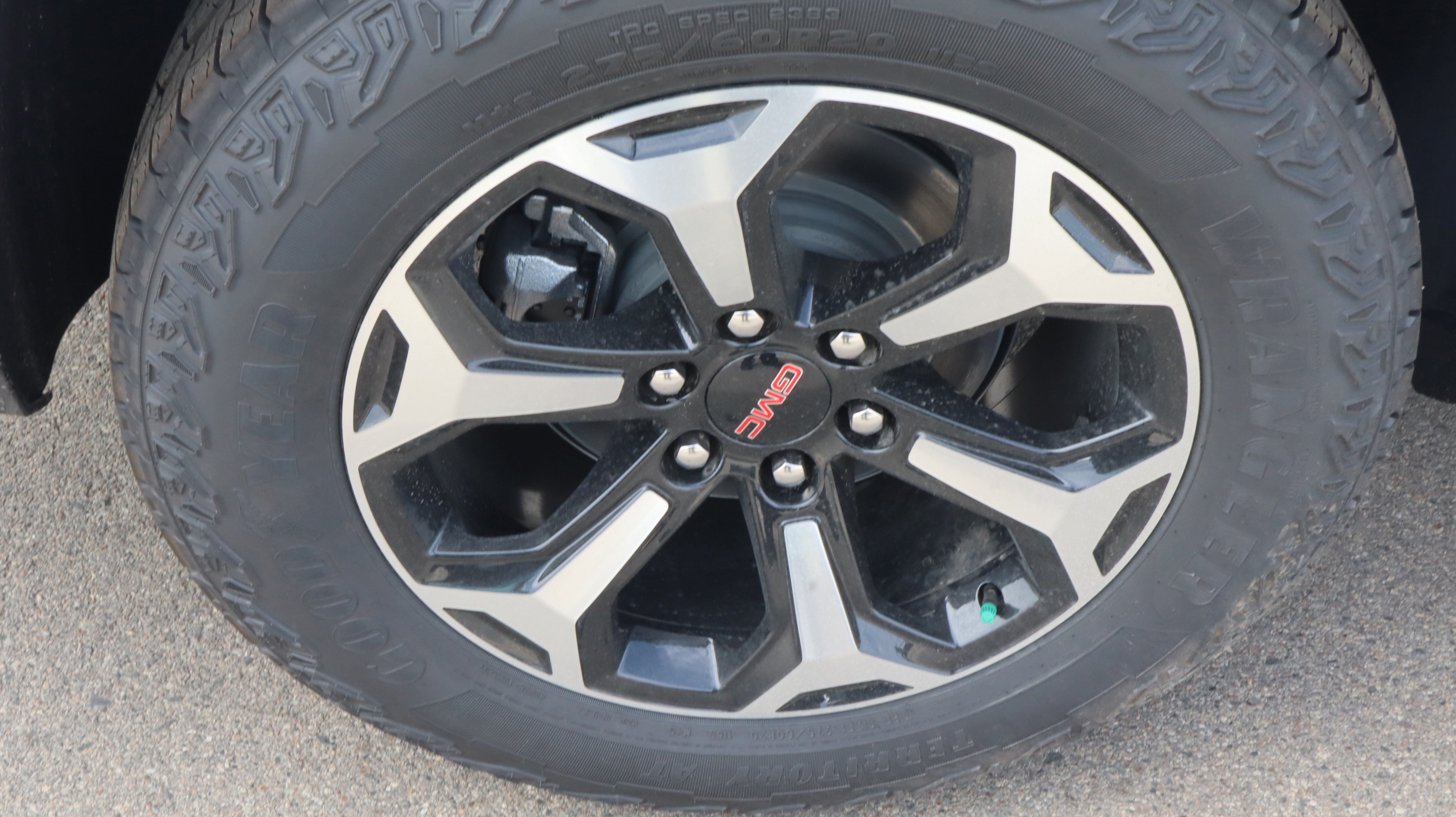 New 2026 GMC Yukon XL AT4 w/ AT4 Premium Plus Package AWD/4WD image 17