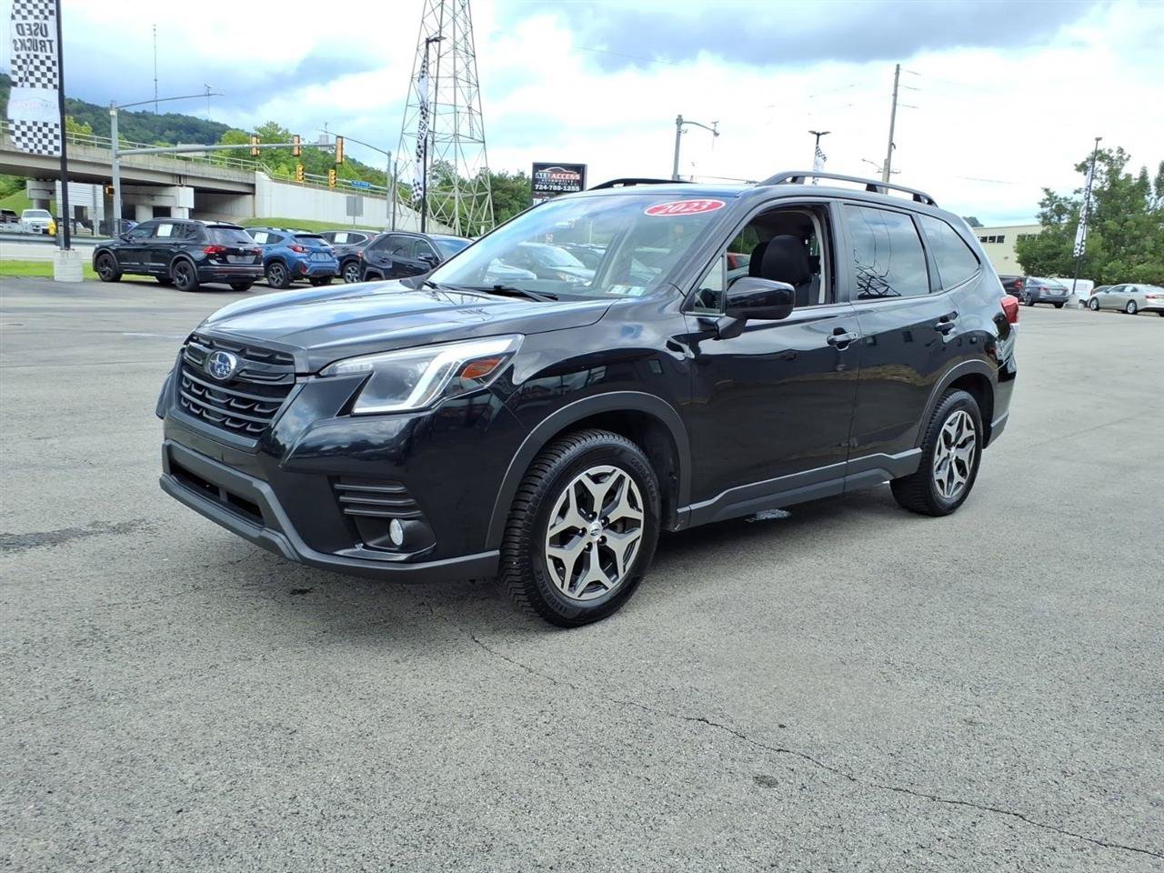 Used 2023 Subaru Forester Premium AWD/4WD image 3