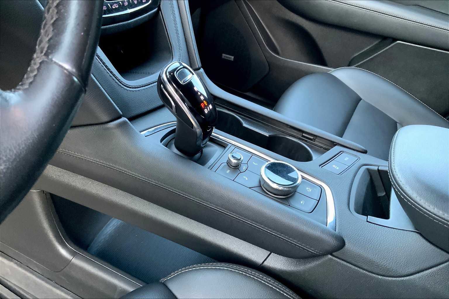 Used 2022 Cadillac XT5 Luxury image 30