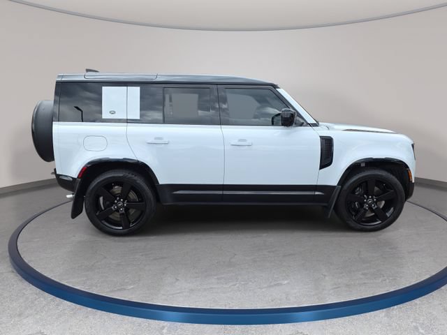 Certified 2023 Land Rover Defender 110 V8 AWD/4WD image 5