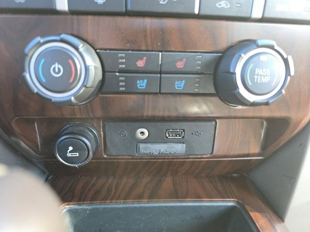 Used 2012 Ford F150 Lariat w/ Lariat Chrome Pkg image 16