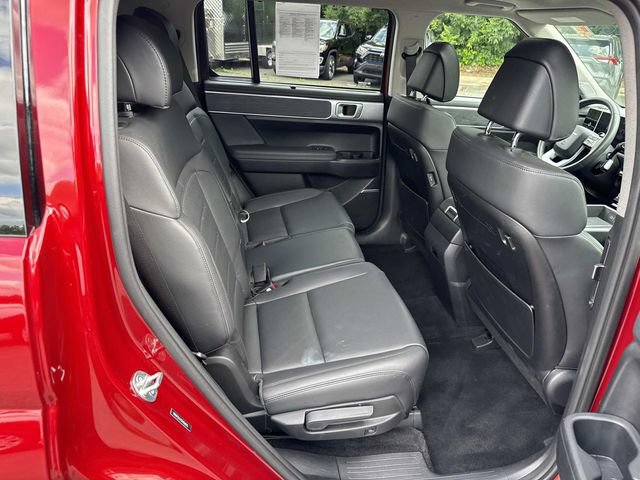 Used 2025 Hyundai Santa Fe Limited AWD/4WD image 11