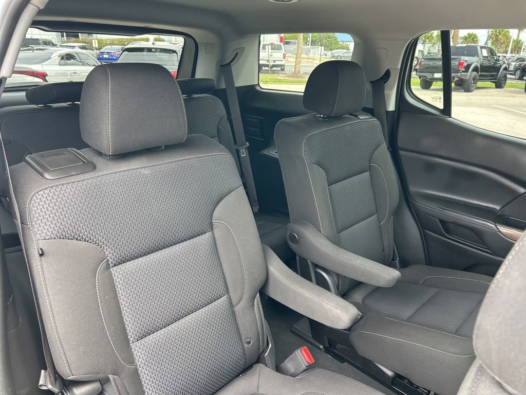 Used 2023 GMC Acadia SLE w/ Driver Convenience Package image 50