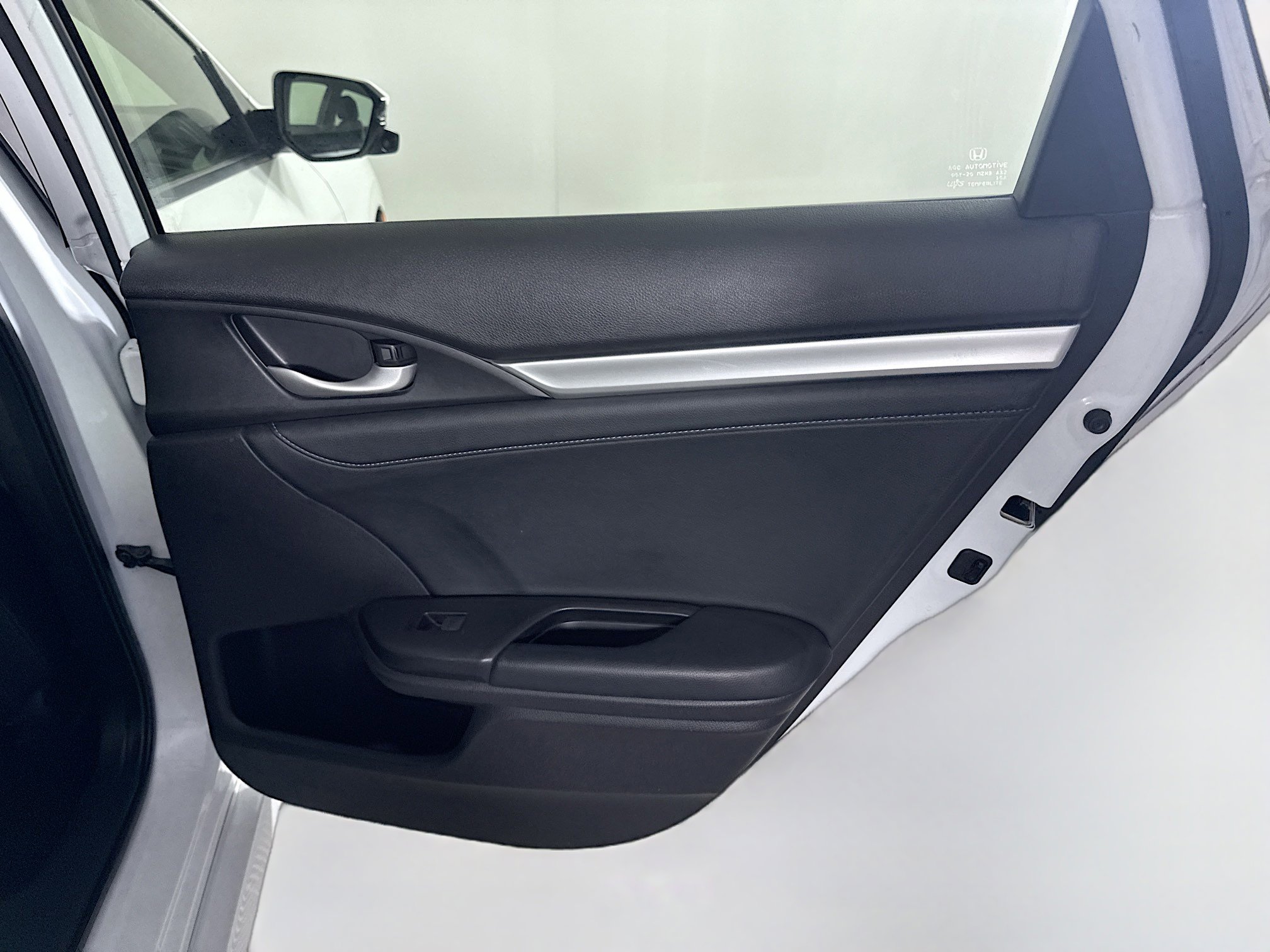 Used 2019 Honda Civic Touring image 28