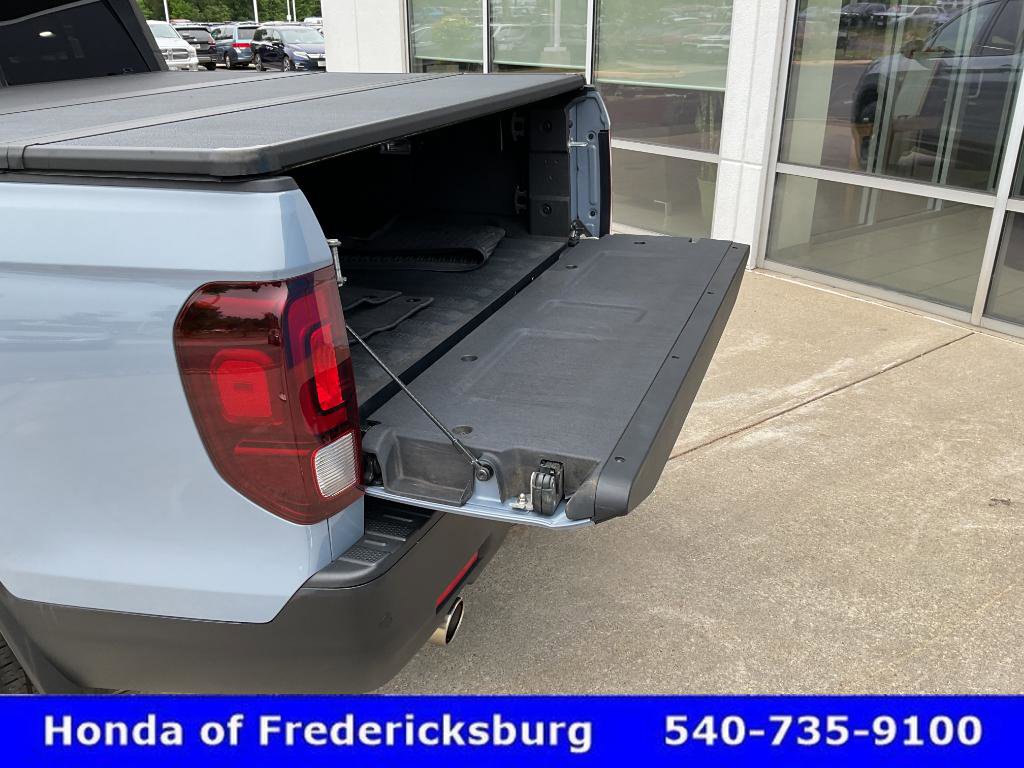 Used 2023 Honda Ridgeline Black Edition image 17
