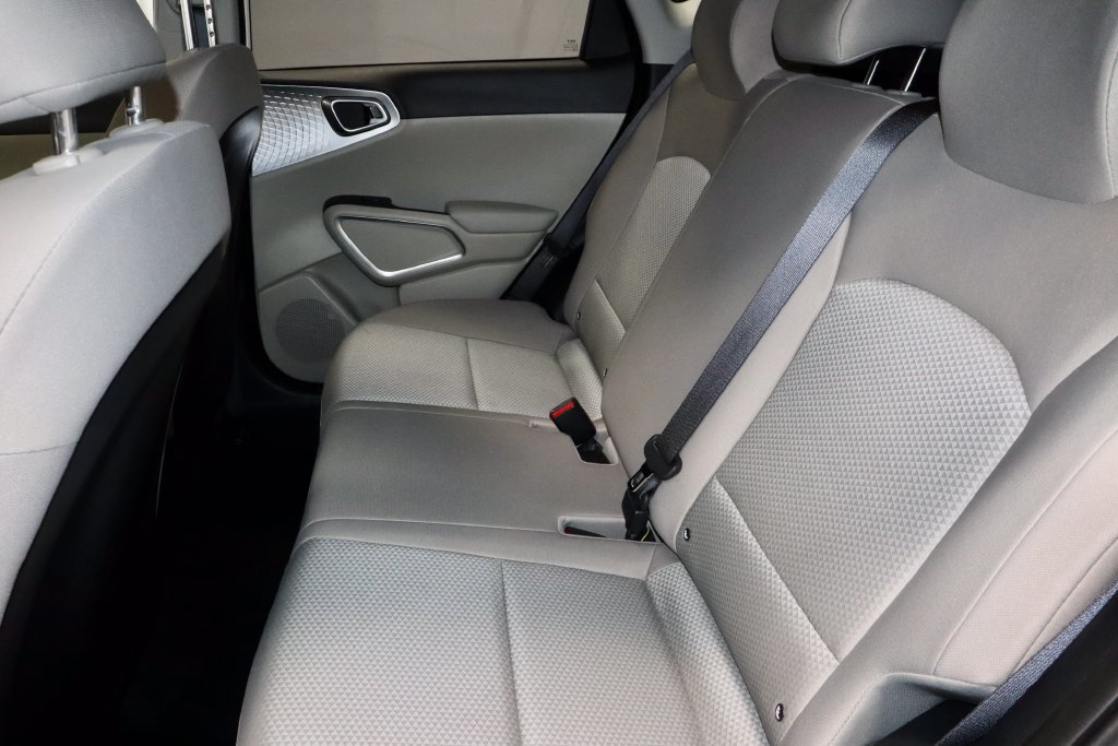 Used 2023 Kia Soul LX w/ LX Technology Package FWD image 21