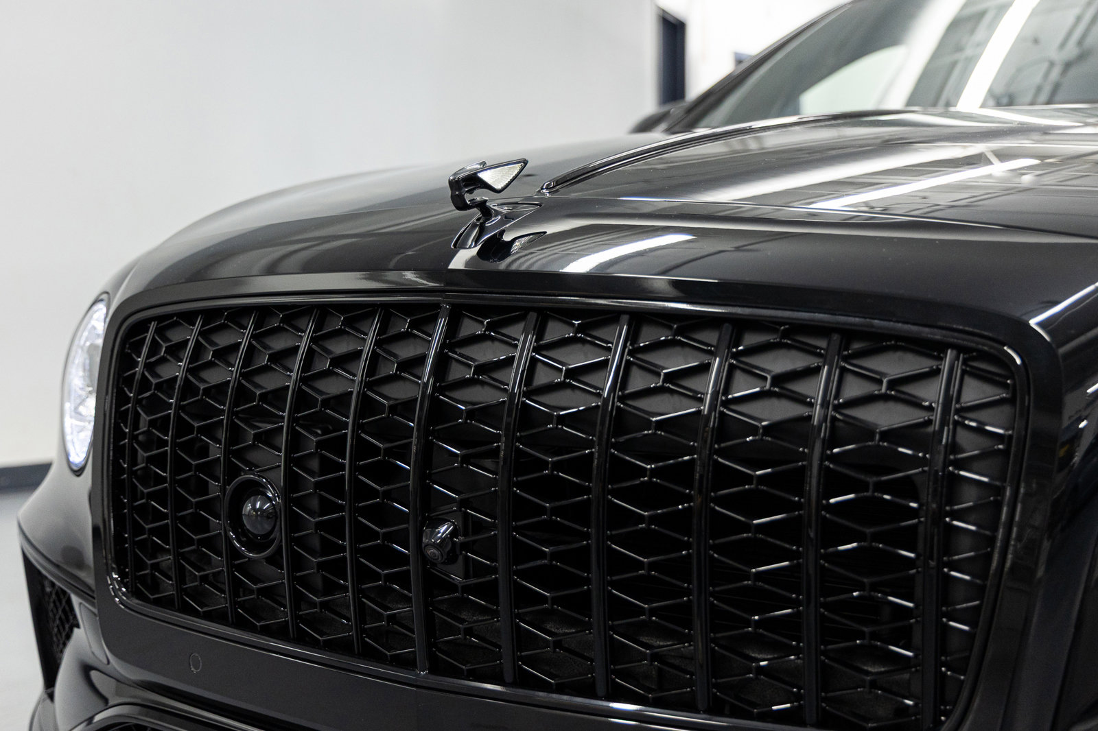 New 2026 Bentley Flying Spur Plug-In Hybrid AWD/4WD image 9