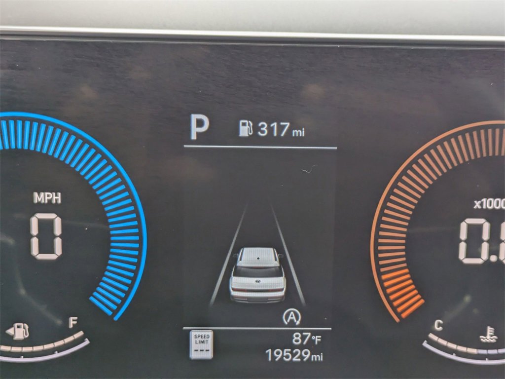 Used 2025 Hyundai Santa Fe SEL image 16