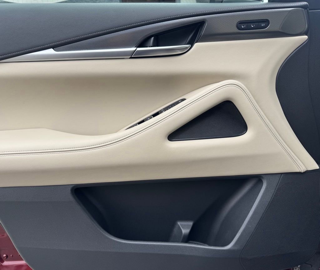 Used 2024 INFINITI QX60 Luxe w/ Cargo Package image 11