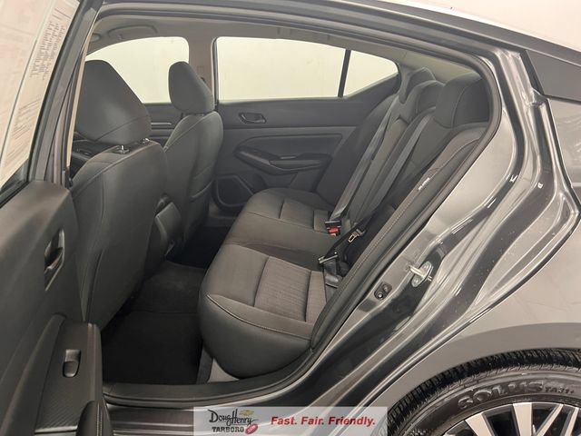 Used 2025 Nissan Altima 2.5 SV FWD image 33
