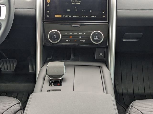 Used 2024 Land Rover Discovery S image 25