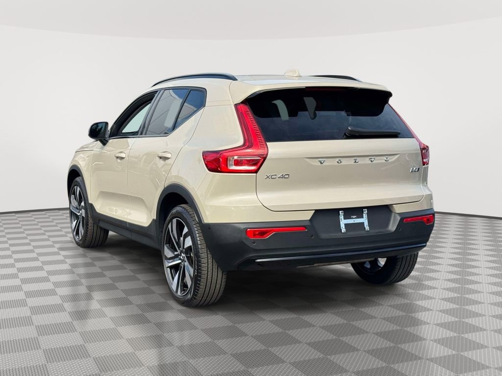 Certified 2026 Volvo XC40 B5 Plus w/ Climate Package image 5