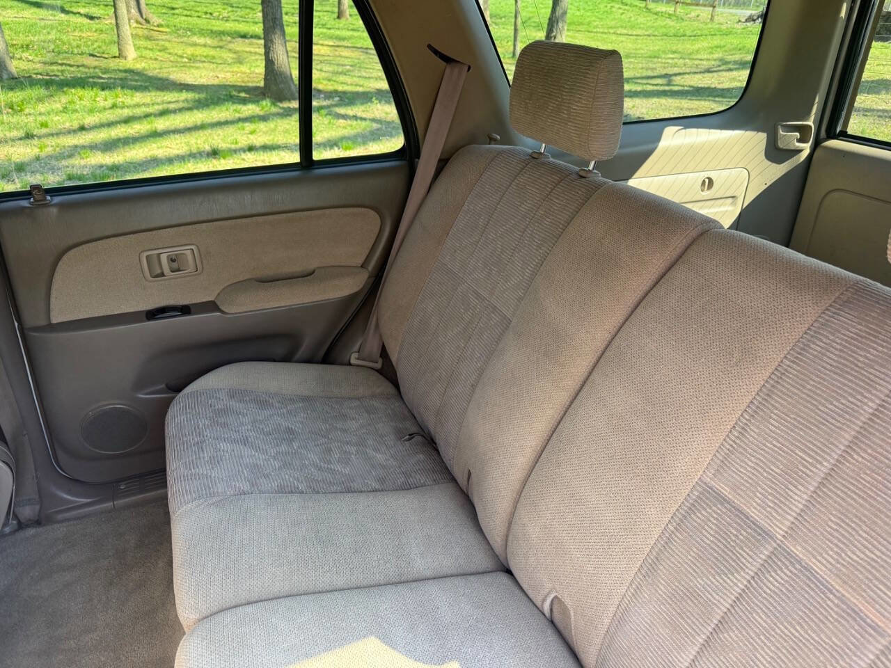 Used 2000 Toyota 4Runner SR5 AWD/4WD image 27