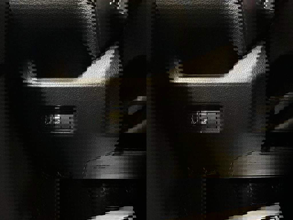 Used 2025 Toyota RAV4 XLE image 17