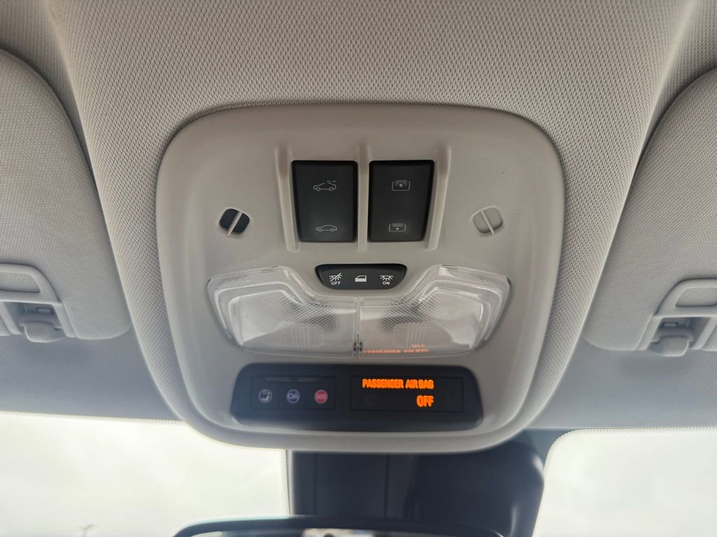 Used 2021 Chevrolet TrailBlazer LT w/ Sun and Liftgate Package image 13