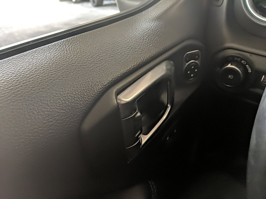 Used 2018 Jeep Wrangler Unlimited Sahara image 26