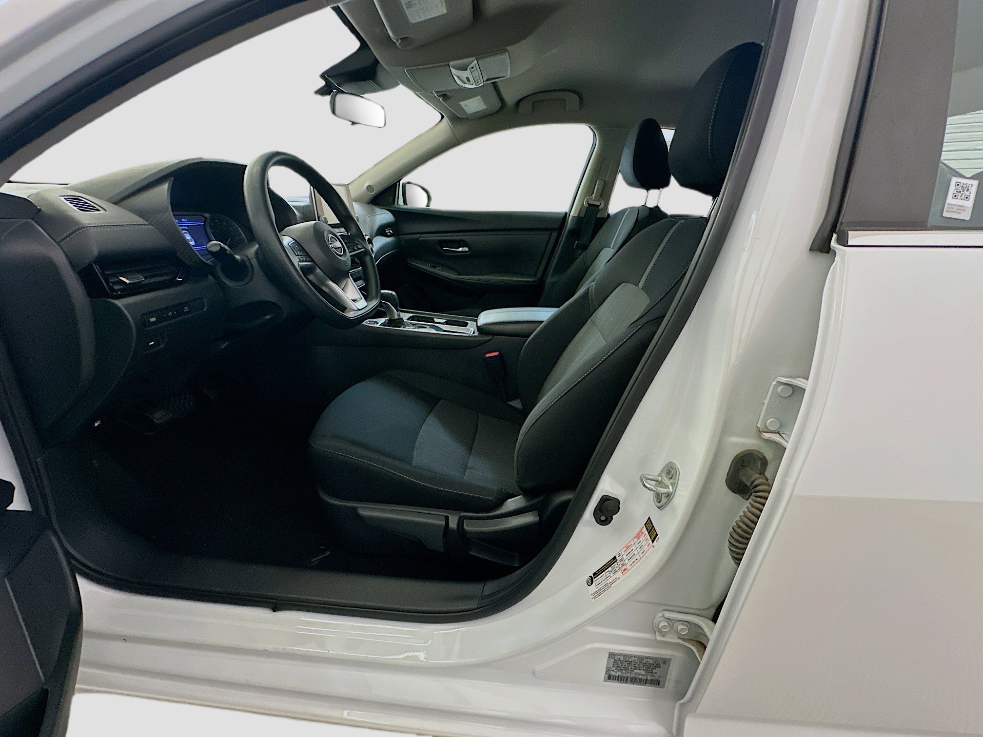 Used 2024 Nissan Sentra SV FWD image 13