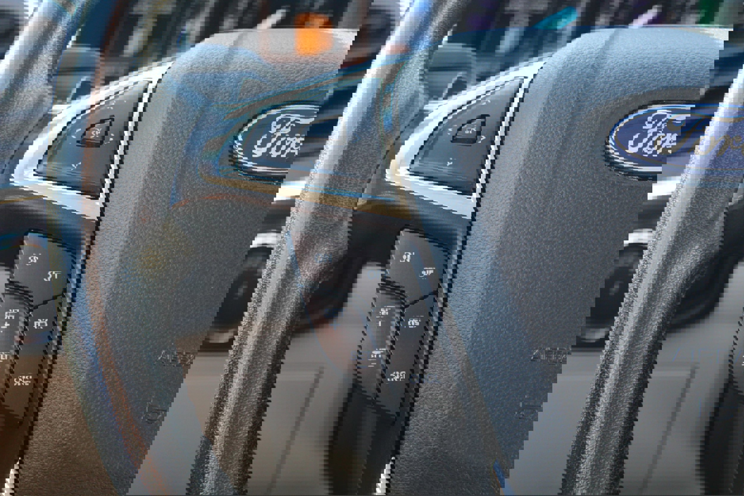 Used 2018 Ford Edge Titanium w/ Technology Package image 8