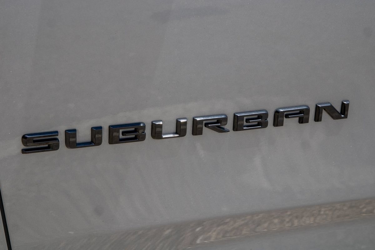 Used 2022 Chevrolet Suburban RST w/ Luxury Package AWD/4WD image 49