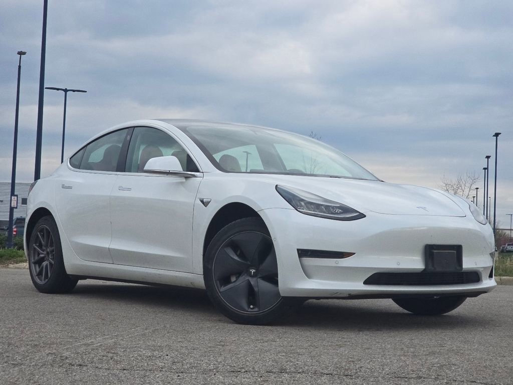 Used 2020 Tesla Model 3 Standard Range Plus image 2