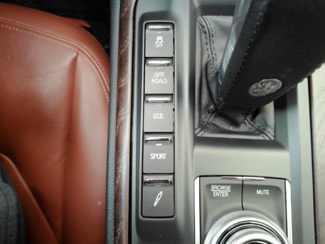 Used 2021 Maserati Levante AWD/4WD image 49