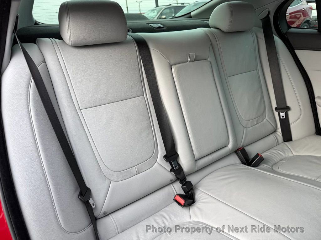 Used 2015 Jaguar XF Premium image 14