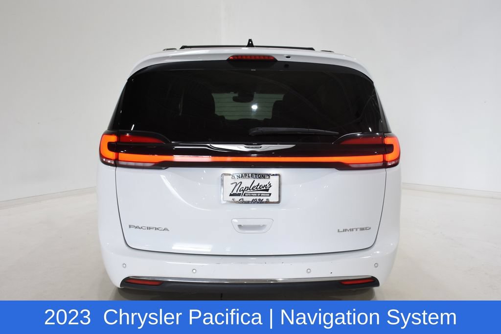 Used 2023 Chrysler Pacifica Limited FWD image 5