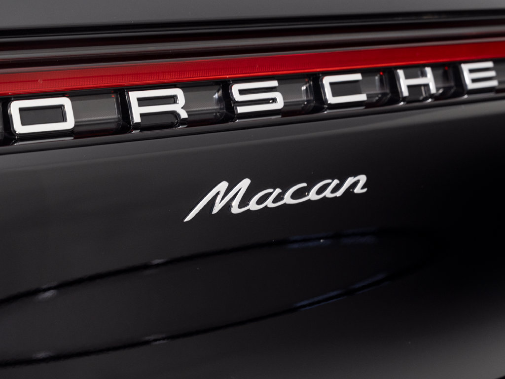 Certified 2026 Porsche Macan AWD/4WD image 44