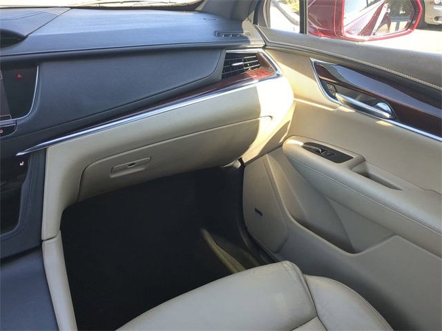 Used 2017 Cadillac XT5 Luxury w/ Driver Awareness Package image 17