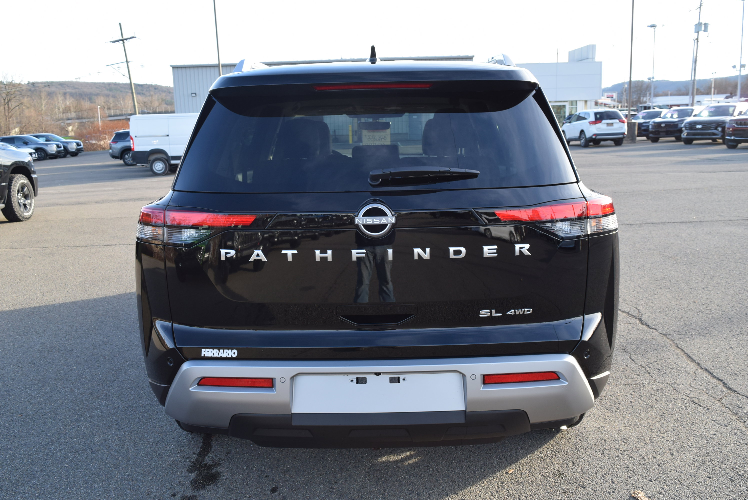 New 2025 Nissan Pathfinder SL image 7