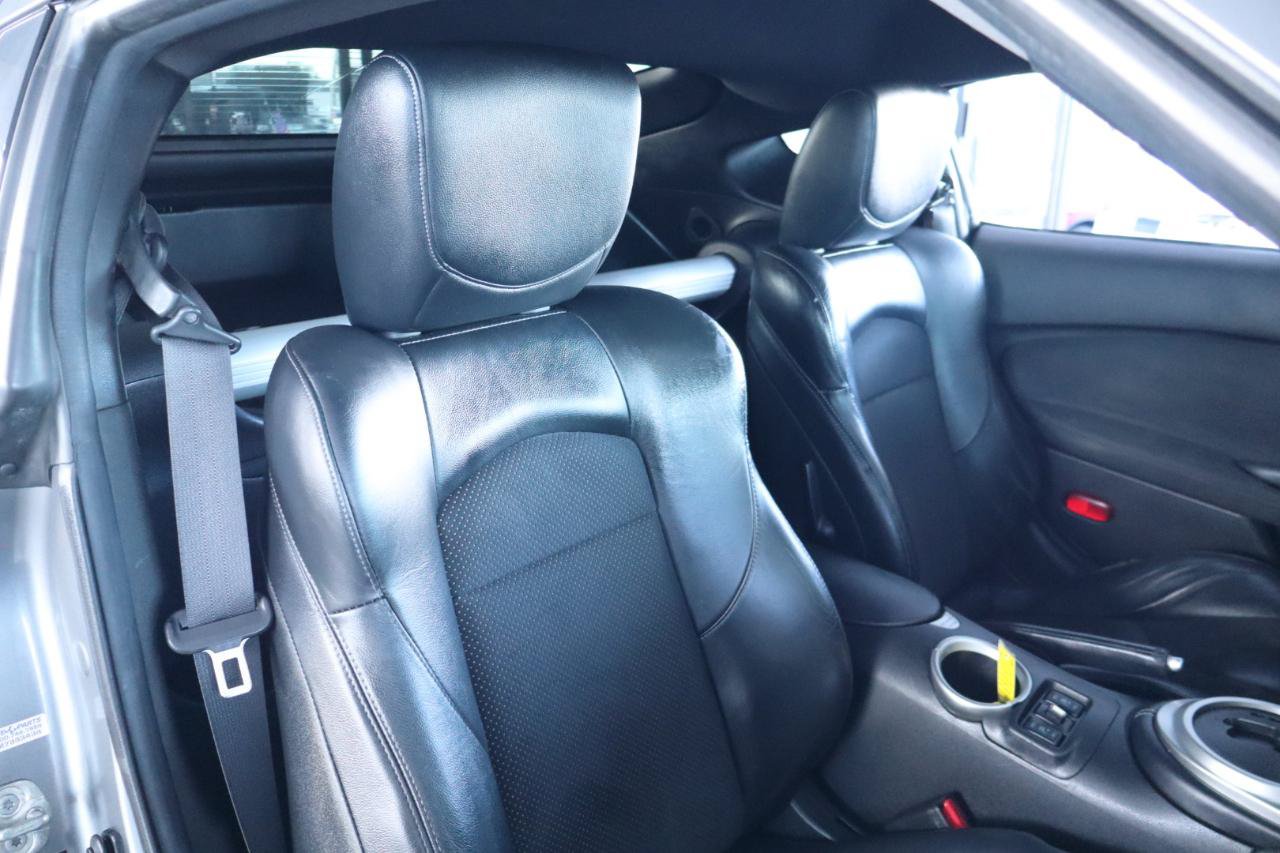 Used 2014 Nissan 370Z Touring RWD image 31
