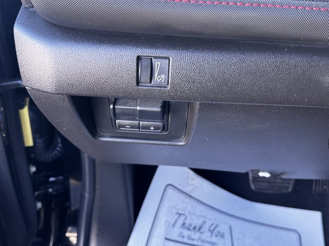 Used 2023 Chevrolet Colorado Z71 w/ Z71 Convenience Package 2 image 16