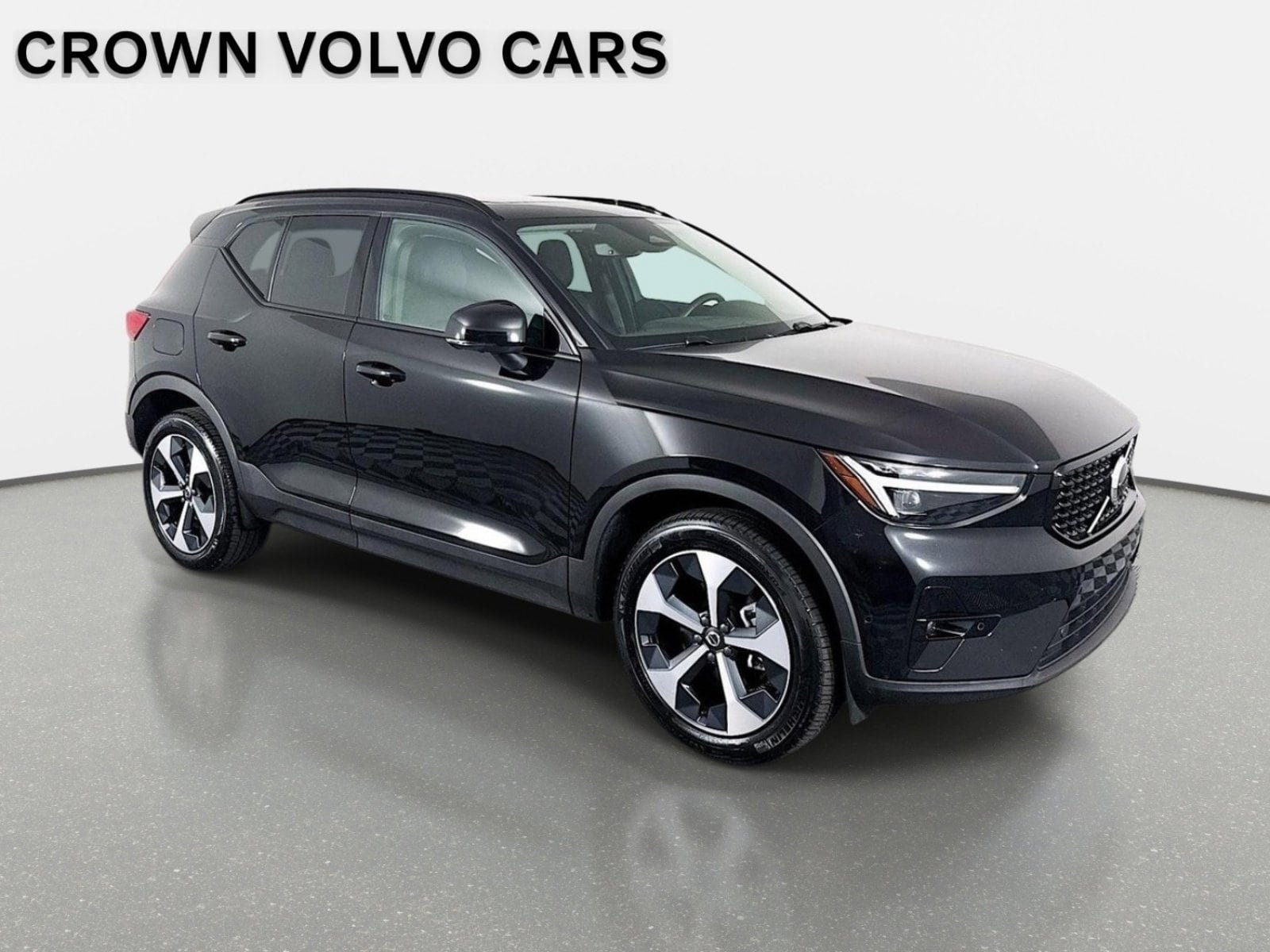 Used 2026 Volvo XC40 B5 Plus AWD/4WD image 4