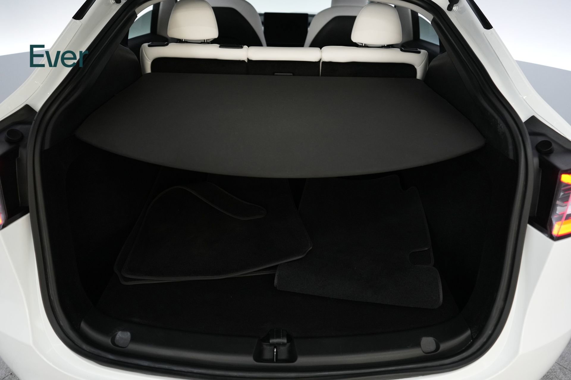 Used 2023 Tesla Model Y Long Range image 8