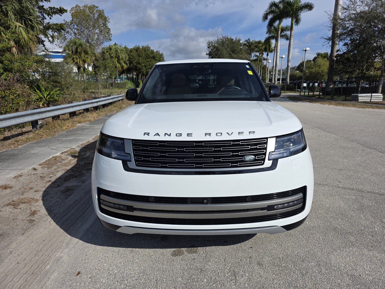 Certified 2024 Land Rover Range Rover Long Wheelbase SE image 8