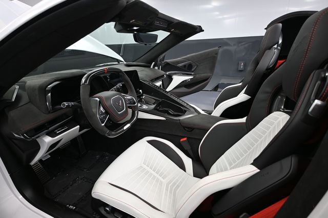 Used 2023 Chevrolet Corvette Z06 RWD image 27