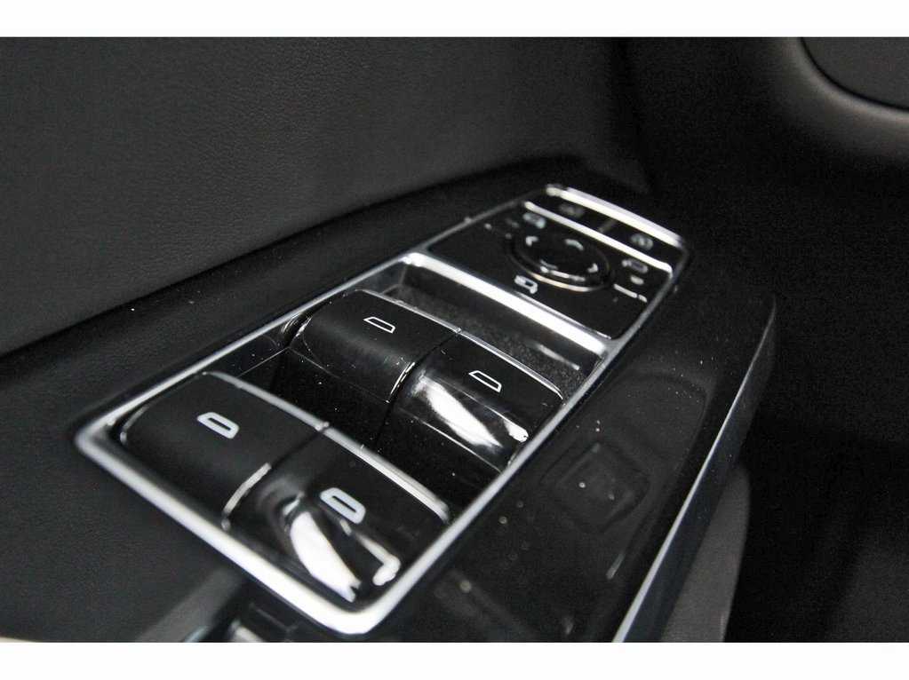 New 2026 Cadillac Escalade ESV Platinum Sport w/ LPO, ONYX Package AWD/4WD image 16