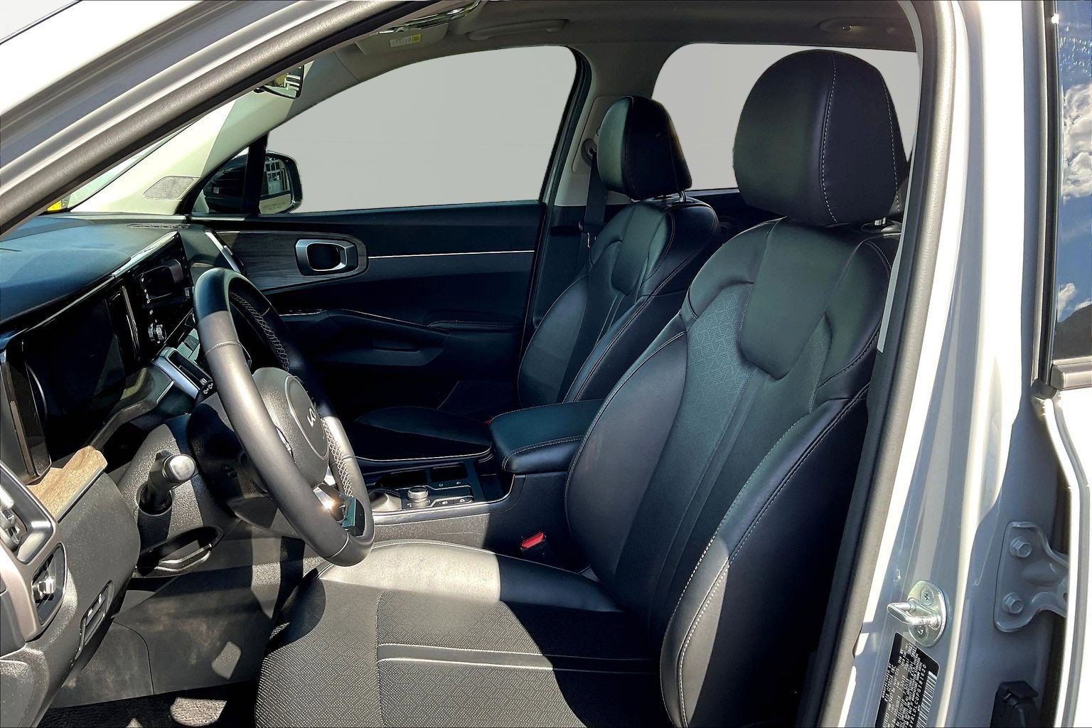 Used 2023 Kia Sorento S w/ Panoramic Sunroof Package image 21