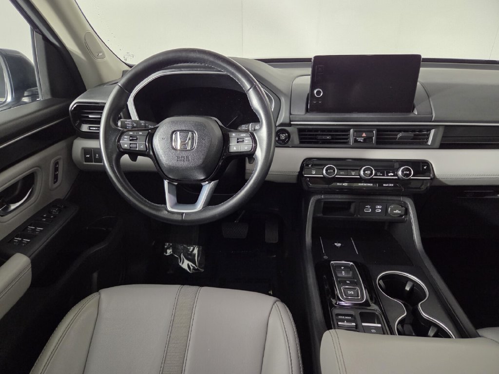 Used 2025 Honda Pilot Touring image 26