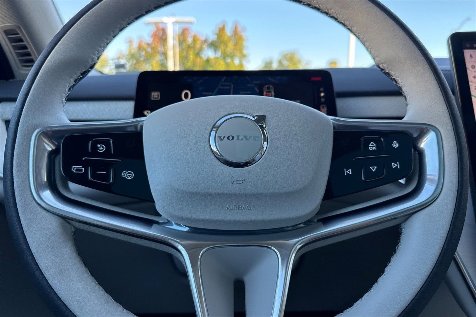 New 2025 Volvo EX90 Plus image 23